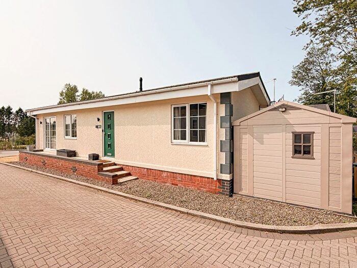 2 Bedroom Mobile/park Home For Sale In Castle Lake, Saltmarshe Castle, Bromyard, HR7