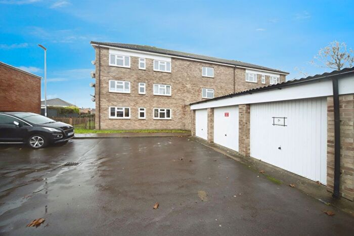 2 Bedroom Flat For Sale In Moots Lane, Bridgwater, TA6