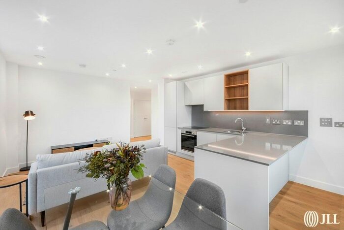 2 Bedroom Flat To Rent In Third Avenue, London, W10