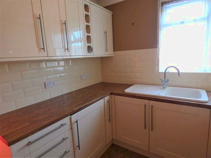 3 Bedroom Flat To Rent In Alfriston Gardens, Sholing, Southampton, SO19