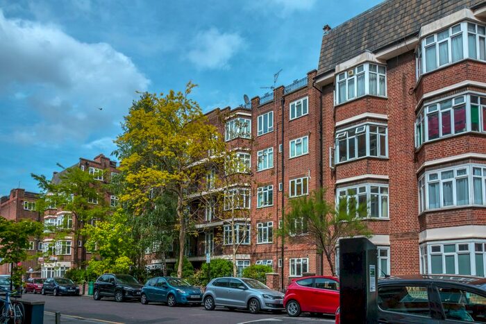 3 Bedroom Flat To Rent In Tudor Grove, London Fields, Hackney, E9