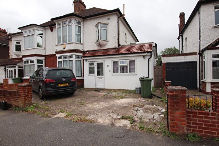 4 Bedroom Semi-Detached House To Rent In Newquay Road, London, SE6