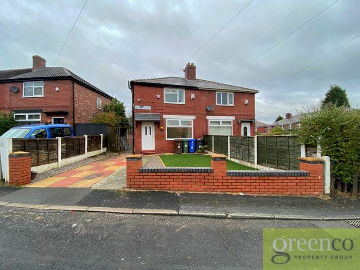 3 Bedroom Semi-Detached House To Rent In Bankfield Avenue, Droylsden, Tameside, M43