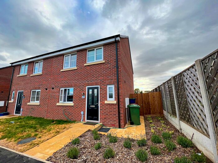 3 Bedroom Terraced House To Rent In Greenshank Drive, Scunthorpe, DN16