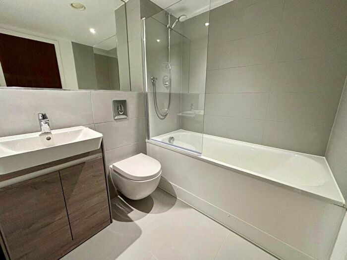 2 Bedroom Apartment To Rent In The Grand Exchange, Market Street, Bracknell, Berkshire, RG12