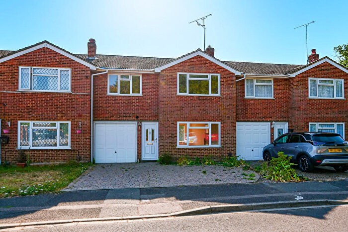 4 Bedroom Terraced House For Sale In Clanfield Ride, Blackwater, GU17