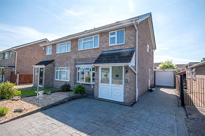 3 Bedroom Semi-Detached House For Sale In The Springs, Sundorne Grove, Shrewsbury, Shropshire, SY1