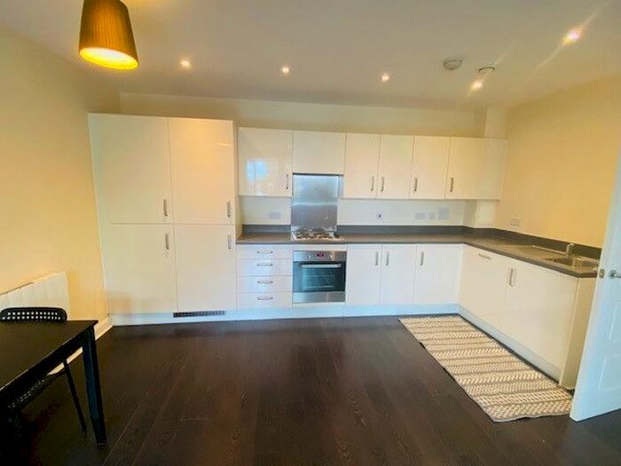 1 Bedroom Flat To Rent In Lowry Court, Harrow, Greater London, HA3