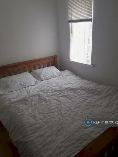 1 Bedroom Flat To Rent In Baildon Street, London, SE8