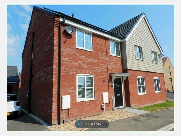 3 Bedroom Semi-Detached House To Rent In Balmoral Way, Holbeach, PE12