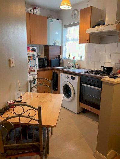 2 Bedroom Flat To Rent In Buxton Road, London, E17
