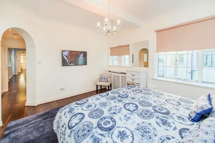 3 Bedroom Flat To Rent In Sloane Street, Knightsbridge, SW1X
