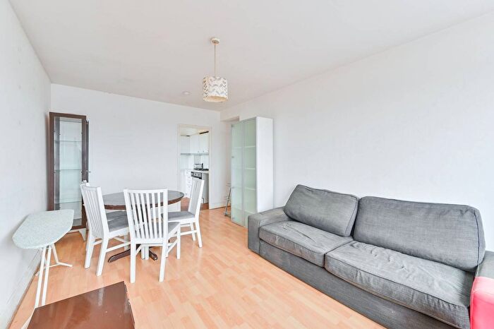 2 Bedroom Flat To Rent In Austin Road, Battersea, SW11