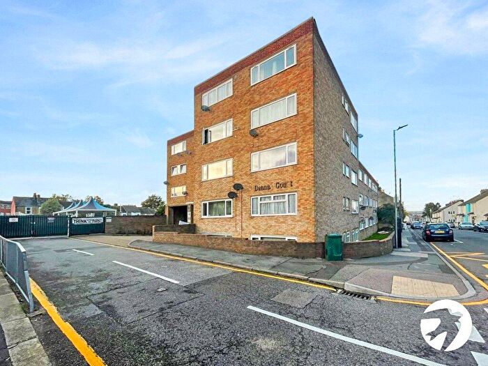 Studio To Rent In Dalton Street, Gillingham, Kent, ME7