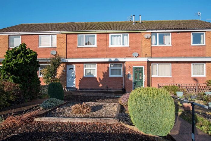 2 Bedroom Maisonette For Sale In Howbeck Road, Arnold, Nottingham, NG5