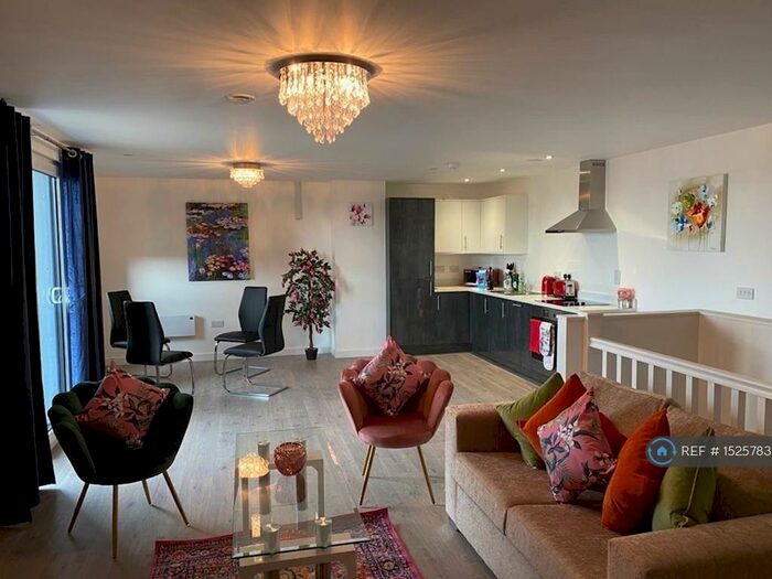 2 Bedroom Penthouse To Rent In Broadway, Peterborough, PE1