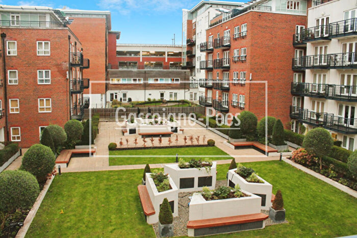 2 Bedroom Apartment To Rent In Royal Quarter - Kingston Riverside, KT2
