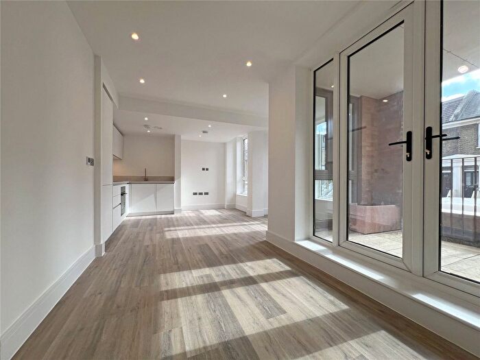2 Bedroom Flat For Sale In Brockley Cross, London, SE4