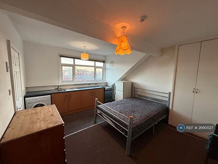 Studio To Rent In Harehills Avenue, Leeds, LS8