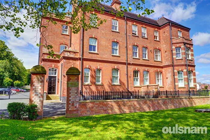 3 Bedroom Maisonette For Sale In Willow Road, Bournville, Birmingham, West Midlands, B30