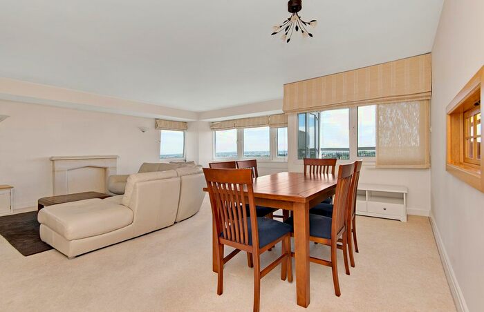 2 Bedroom Flat To Rent In Somerset Road, London, SW19