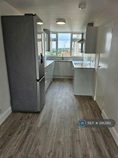 2 Bedroom Flat To Rent In Irvin Point, London, N3