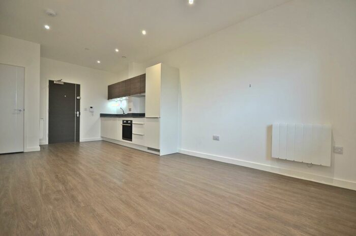 1 Bedroom Apartment To Rent In Millennium Way, Bracknell, RG12