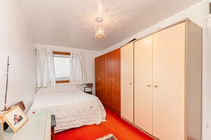 3 Bedroom Terraced House For Sale In Hailesland Grove, Edinburgh, EH14