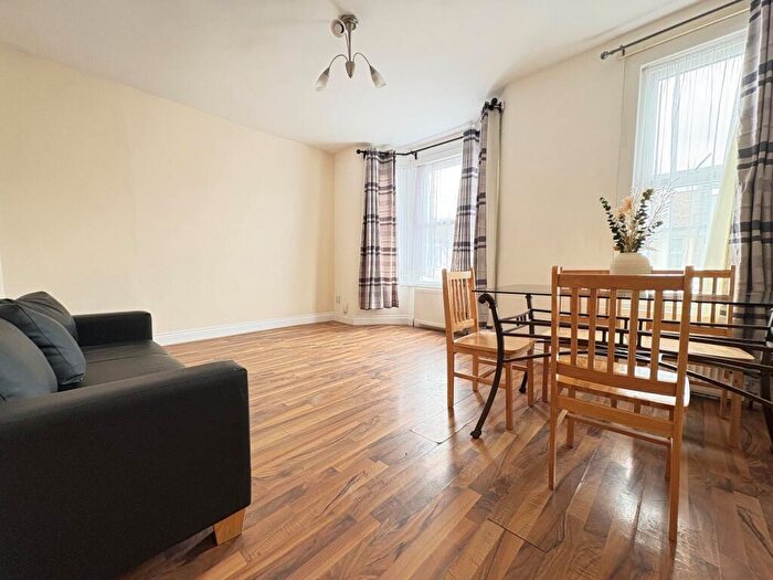 2 Bedroom Flat To Rent In Claude Road, E10