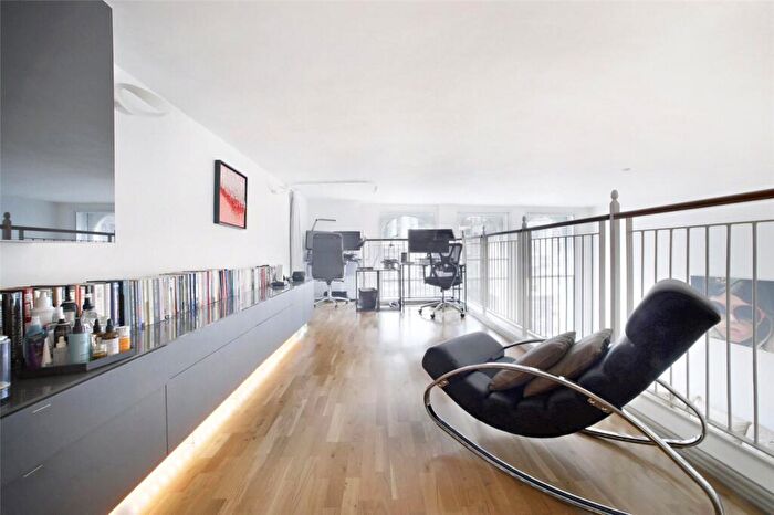 2 Bedroom Apartment For Sale In Ludgate Hill, London, EC4M