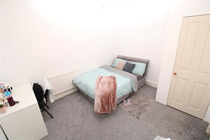 1 Bedroom Semi-Detached House To Rent In Ffm Wood Road, Pontypridd, CF37