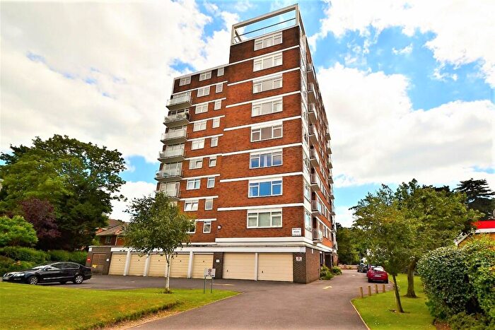 3 Bedroom Flat To Rent In Bournemouth, BH1