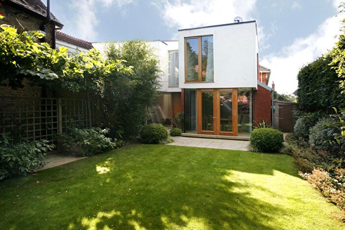 3 Bedroom Detached House To Rent In Arterberry Road, London, SW20