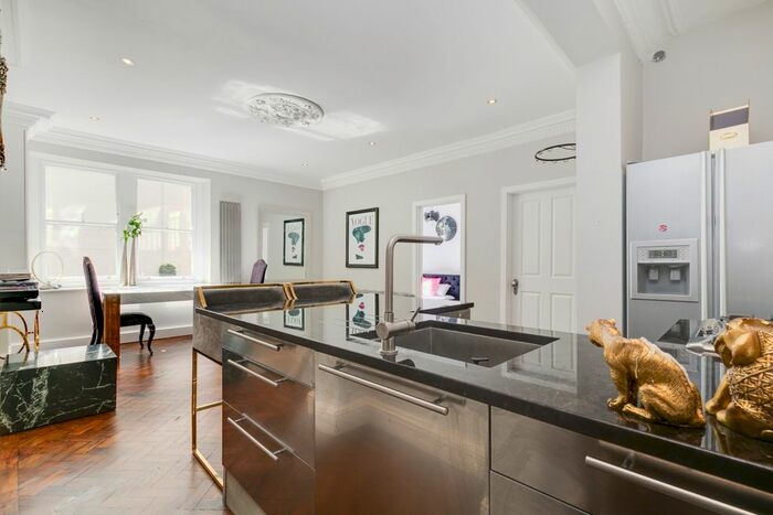 2 Bedroom Flat To Rent In Bedford Avenue, London, WC1B