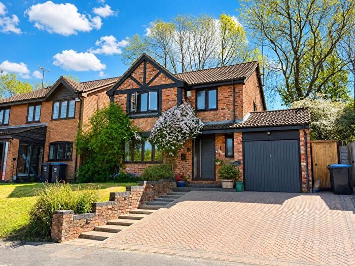 4 Bedroom Detached House For Sale In Hunters Oak, Hemel Hempstead, Hertfordshire, HP2