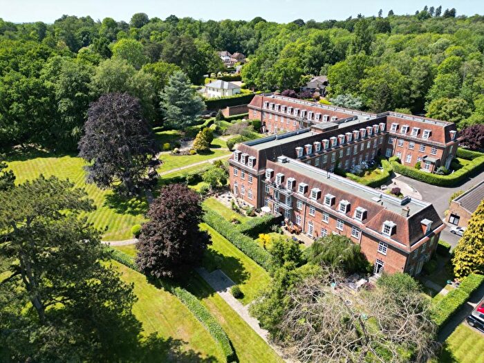 2 Bedroom Apartment For Sale In Ottershaw, KT16