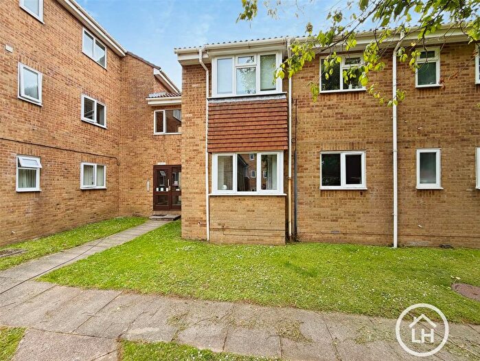 1 Bedroom Flat For Sale In Gregory Close, Gillingham, ME8