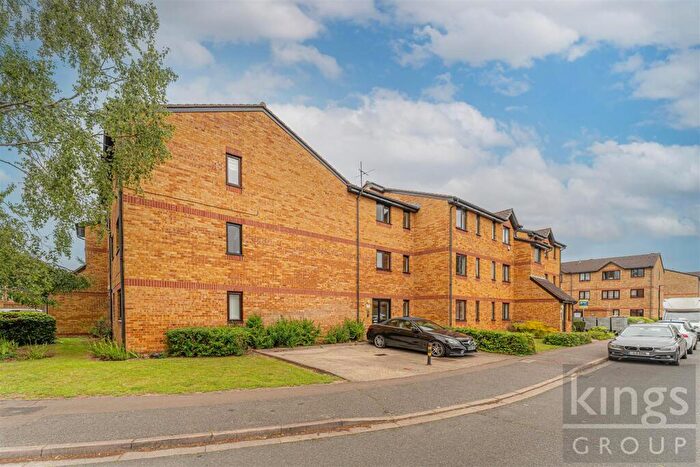 1 Bedroom Flat To Rent In Celadon Close, Enfield, EN3