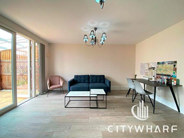 3 Bedroom Semi Detached House To Rent In Barton Fields Road, Headington, Oxford, OX3