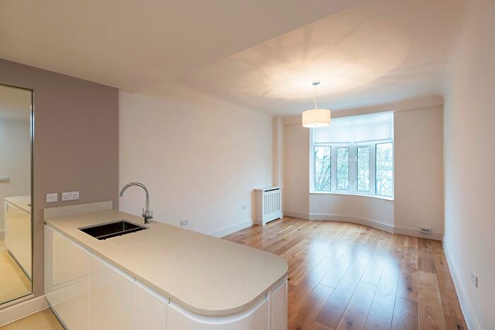 2 Bedroom Flat To Rent In Grove End Gardens, Grove End Road, St John's Wood, London, NW8