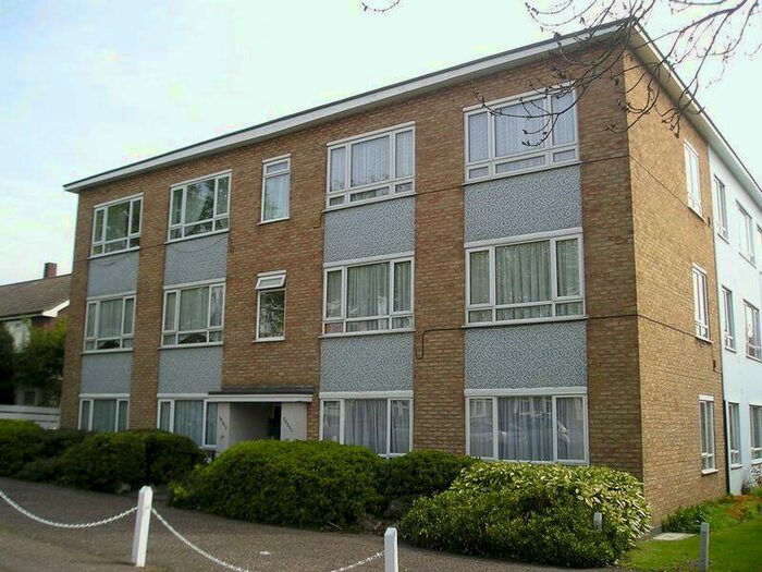 2 Bedroom Flat To Rent In Grove Court, Westcliff-On-Sea, SS0