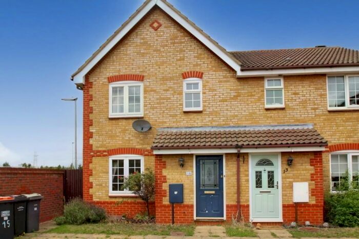 3 Bedroom Semi-Detached House To Rent In Muirfield, Bedford, Bedfordshire, MK40