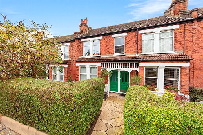 2 Bedroom Flat For Sale In Martell Road, London, SE21