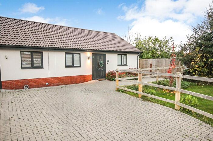 2 Bedroom Bungalow For Sale In Stanbridge Way, Houghton Conquest, Bedfordshire, MK45