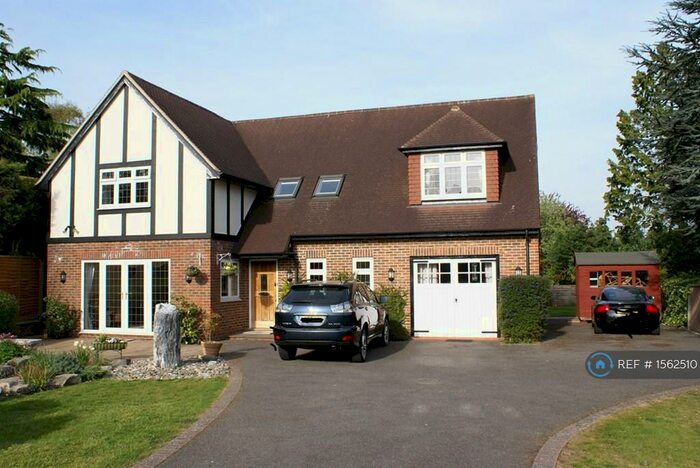 4 Bedroom Detached House To Rent In Howell Hill, Sutton, SM2