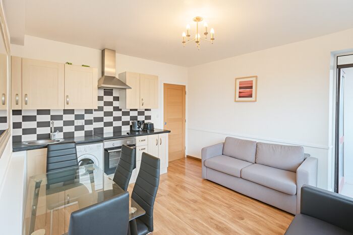 2 Bedroom Flat To Rent In Chadswell House, Cromer Street, WC1H