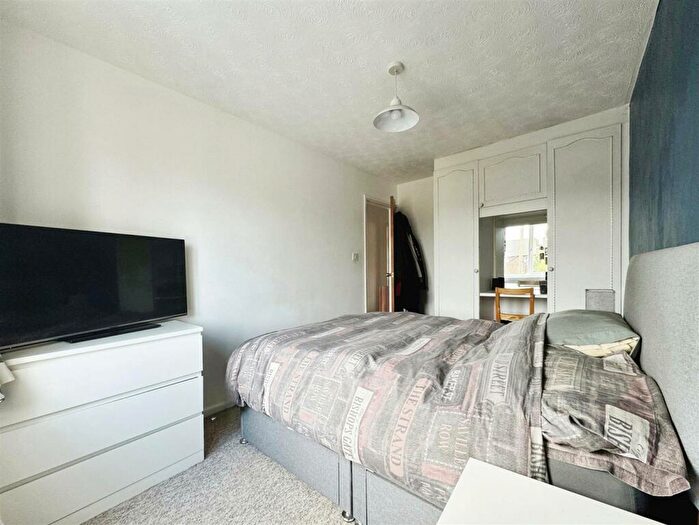 2 Bedroom Apartment To Rent In Crescent Road, Wimborne, BH21