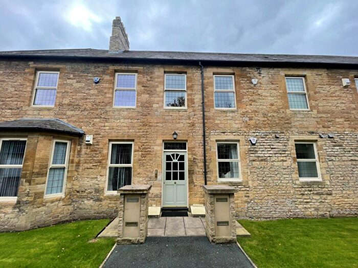 2 Bedroom Flat To Rent In Wharfe Grange, Wetherby, West Yorkshire, LS22