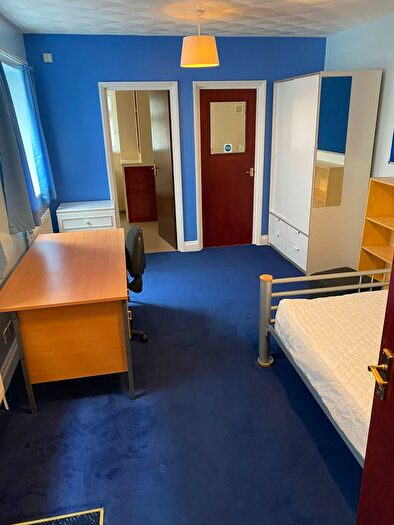 8 Bedroom Terraced House To Rent In Divinity Road, Oxford, OX4