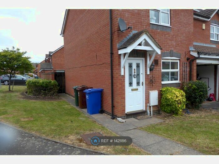 2 Bedroom Semi-Detached House To Rent In Wellington Avenue, Banbury, OX16